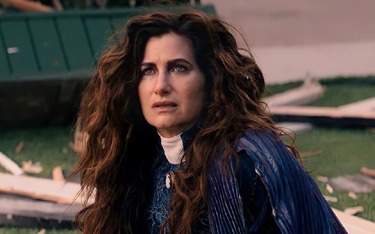 Kathryn Hahn como Agatha Harkness en WandaVision.
