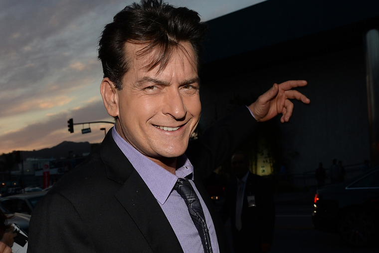 Charlie Sheen no está contento con el trabajo de su hija.