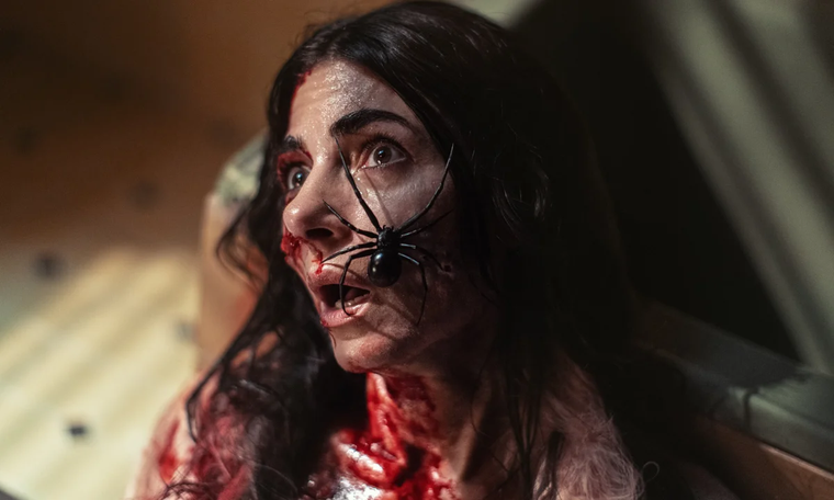 Terror y suspenso garantizado durante 94 minutos. Terror y suspenso garantizado durante 94 minutos.