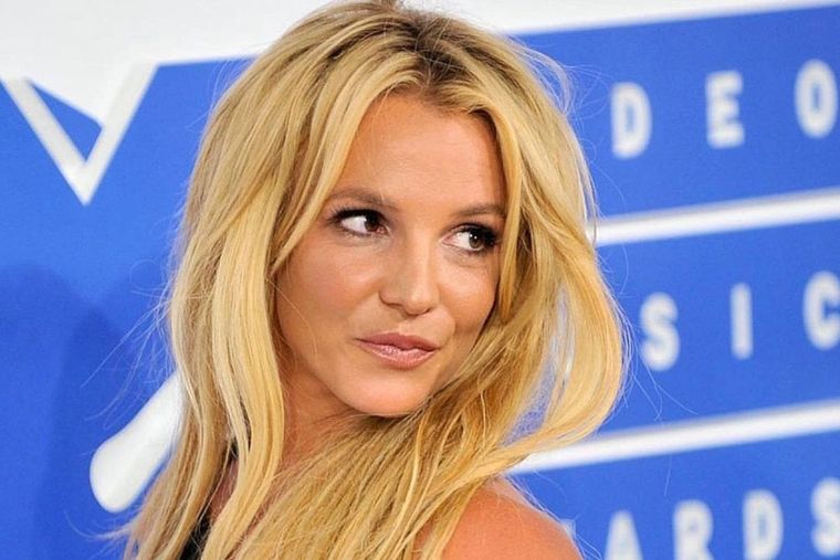 Britney Spears se descarga bailando en redes sociales