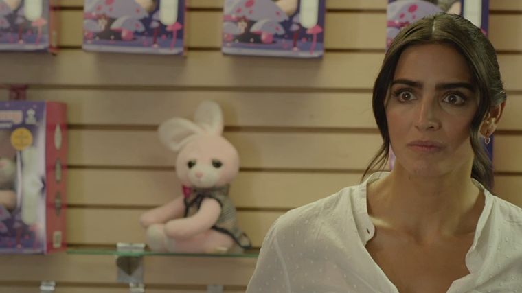 Bárbara de Regil protagoniza Loca por el trabajo