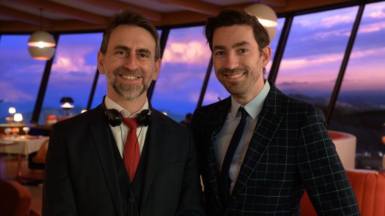 Adam B. Stein y Zach Lipovsky, los directores de Metal Gear, en el set de Destino Final: Lazos de Sangre. Adam B. Stein y Zach Lipovsky, los directores de Metal Gear, en el set de Destino Final: Lazos de Sangre.