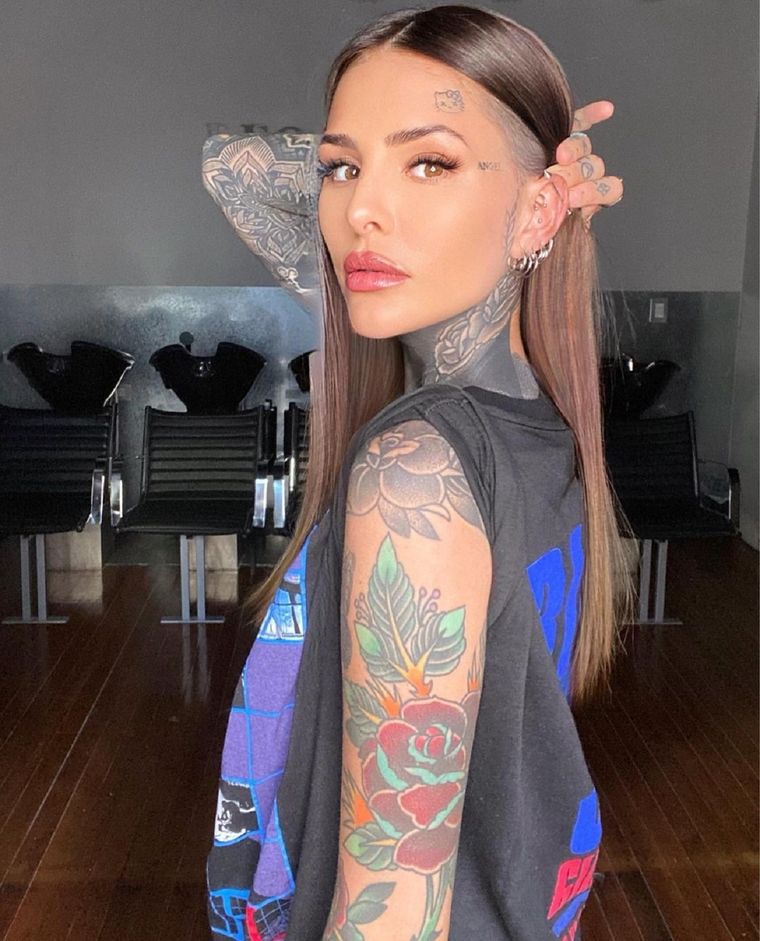Cande Tinelli pasa sus horas sacándose fotos para Instagram