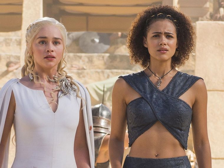 Emilia Clarke y Nathalie Emmanuel quedaron unidas por un episodio poco feliz durante la filmación de Game of Thrones