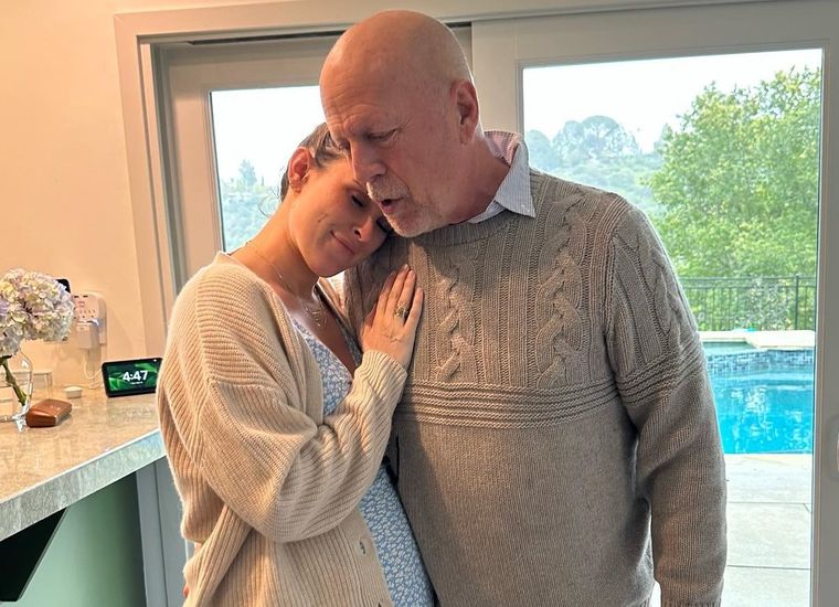 Rumer junto a su padre Bruce durante la celebración de su cumpleaños