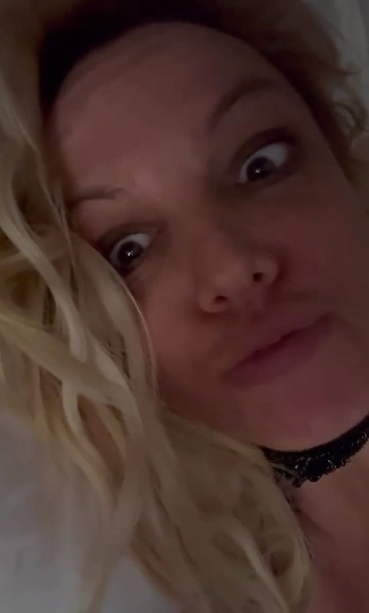 Britney Spears encendió las redes con un video en el que aparece sin nada de ropa