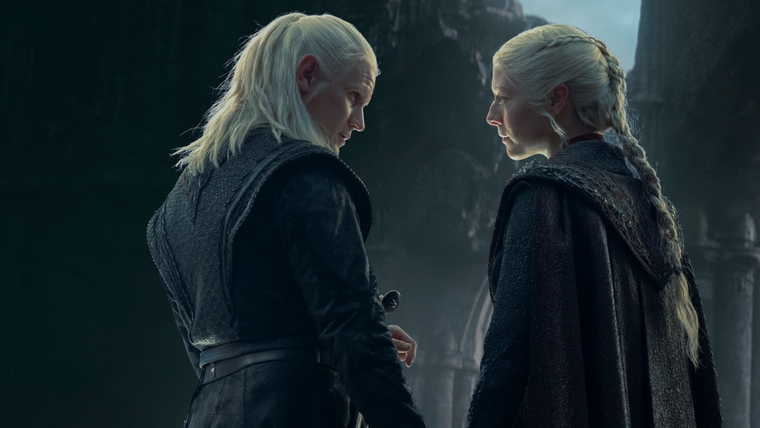 Matt Smith y Emma DArcy como Daemon y Rhaenyra