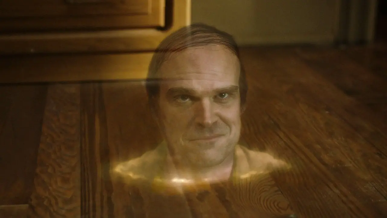 David Harbour en Tenemos un fantasma