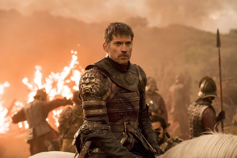 El actor que interpretó a Jaime Lannister también criticó decisiones de la serie