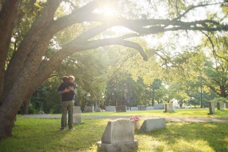 Promediando el final del anteúltimo episodio de El verano que me enamoré, Conrad y Jeremiah mantendrán una conversación a corazón abierto que le dejará a Conrad la puerta abierta para ir tras Belly. Promediando el final del anteúltimo episodio de El verano que me enamoré, Conrad y Jeremiah mantendrán una conversación a corazón abierto que le dejará a Conrad la puerta abierta para ir tras Belly.