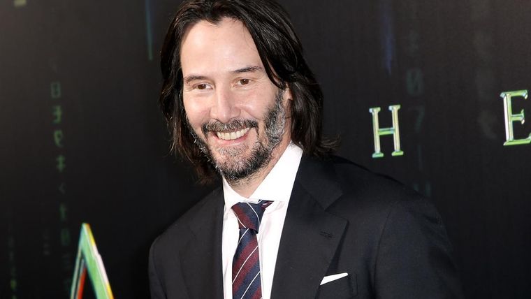 Además de sorprendernos con su gran talento actoral, Keanu Reeves sabe hablar distintos idiomas.