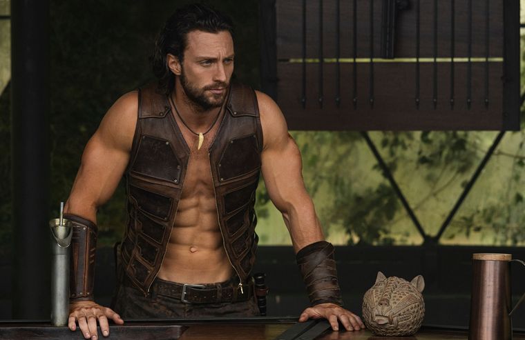 Aaron Taylor-Johnson se convierte en el cazador supremo
