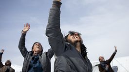 Nowhere, El hoyo, La Sociedad de la Nieve y A través de mi ventana, las cuatro películas españolas que hace historia en Netflix