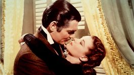 La cinta cuenta con una duración de 238 minutos en los que se narra la Guerra de Secesión a través de los ojos de una joven acomodada