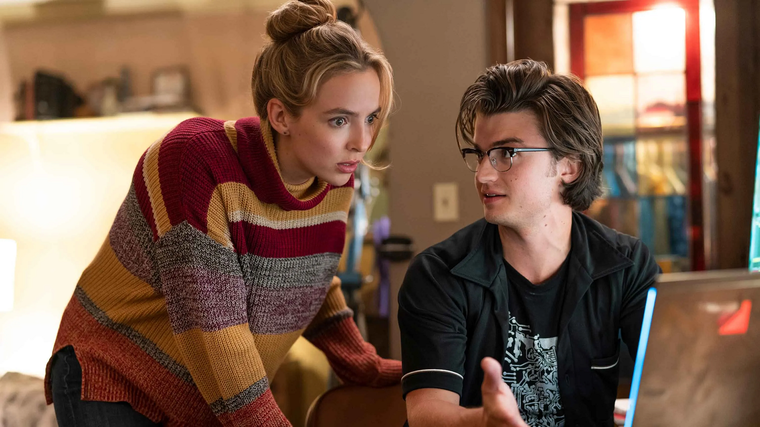 Joe Keery brilló en una divertida comedia de acción