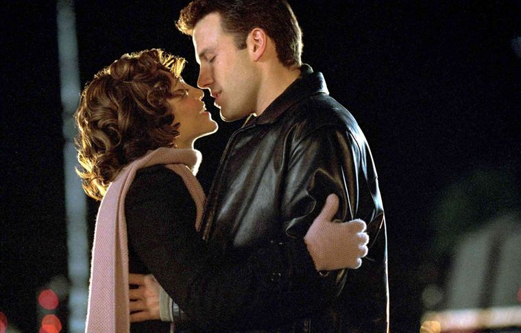 Ben Affleck se luce en esta comedia romántica repleta de estrellas Ben Affleck se luce en esta comedia romántica repleta de estrellas