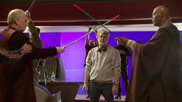 George Lucas ante Mace Windu y el Darth Sidious. George Lucas ante Mace Windu y el Darth Sidious.