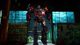 Optimus Prime tiene corazón fuera y dentro de la pantalla