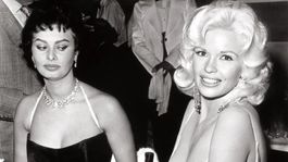 Sophia Loren y Jayne Mansfield protagonizaron una foto que pasó a la historia