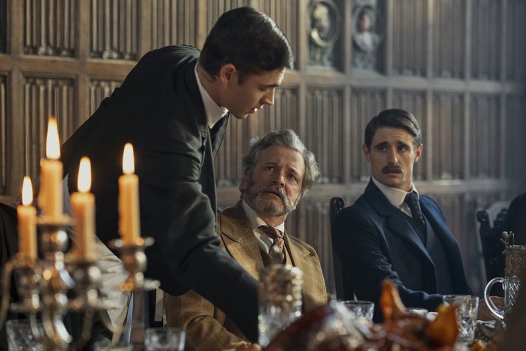 La serie incluirá también a parte de la familia Holmes. La serie incluirá también a parte de la familia Holmes.