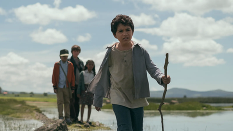 Una emotiva película sobre escuelas itinerantes y niños que pelean por su derecho a aprender. Una emotiva película sobre escuelas itinerantes y niños que pelean por su derecho a aprender.