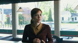 Britt Lower una de las estrellas de la reciente serie de Harlan Coben.