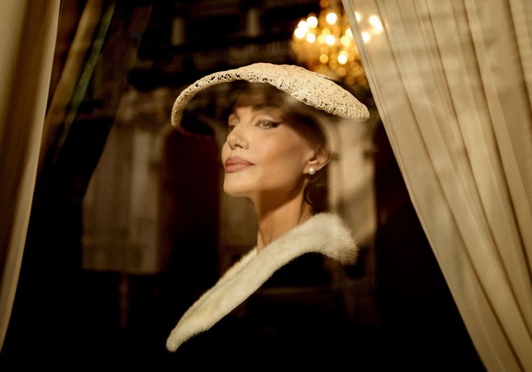 Angelina Jolie es Maria Callas en la nueva biopic de Pablo Larraín, titulada Maria.