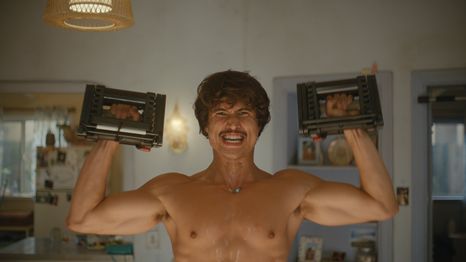 Charles Melton en Beef, temporada 2.&nbsp;