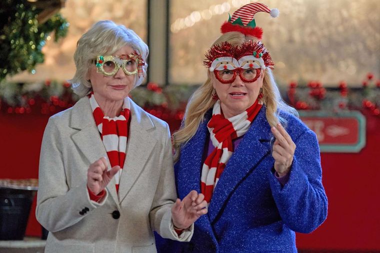 Además de colegas, Beth Broderick y Caroline Rhea son grandes amigas