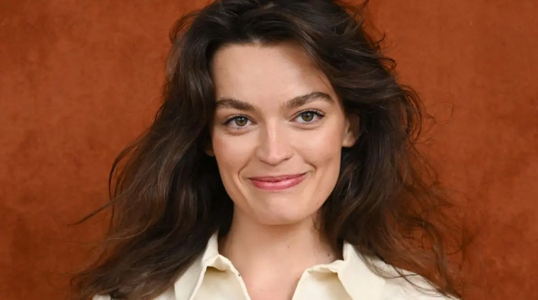 Emma Mackey no será parte de la nueva comedia llena de estrellas.