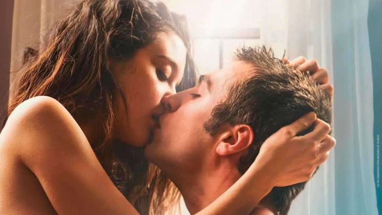 María Pedraza y Pol Monen protagonizan la película española Amar.