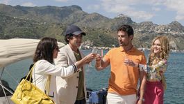 Aubrey Plaza, Will Sharpe, Meghann Fahy y Theo James en la S2 de The White Lotus.