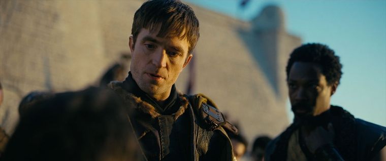 Robert Pattinson es uno de los personajes principales de La Odisea. Robert Pattinson es uno de los personajes principales de La Odisea.