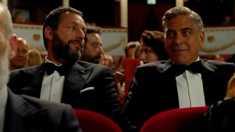 Adam Sandler y George Clooney brillan en esta carta de amor al cine que acaba de desembarcar en Netflix.