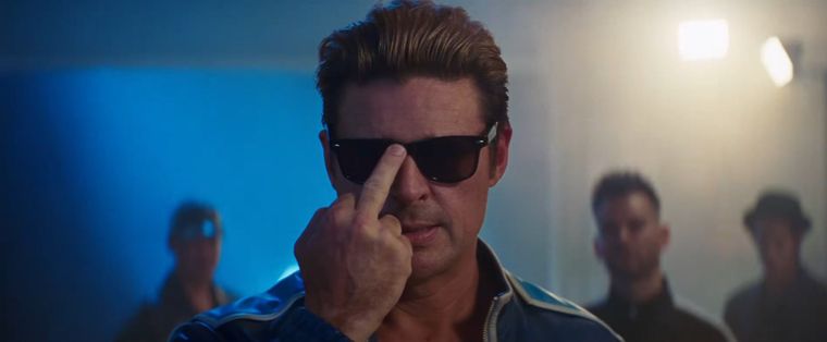 Mortal-kombat-2-Johnny-Cage-middle-finger