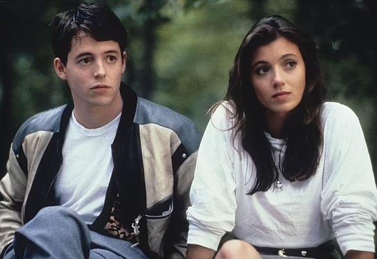 Mia Sara en Un experto en diversión