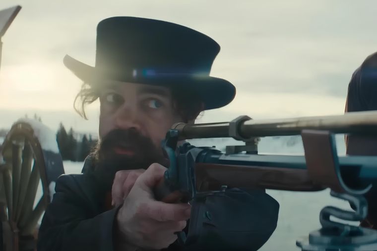 Peter Dinklage es uno de los protagonistas de Los marginados (2024).