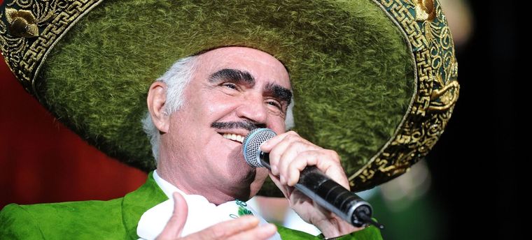 Vicente Fernández salió de terapia intensiva.