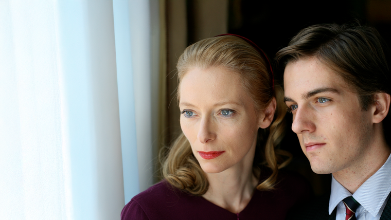 Tilda Swinton y Luca Guadagnino desarrollaron la película juntos a lo largo de 11 años. Tilda Swinton y Luca Guadagnino desarrollaron la película juntos a lo largo de 11 años.