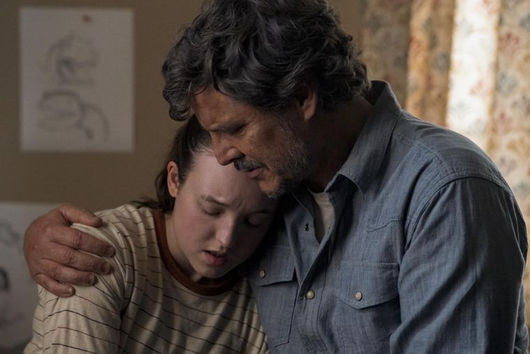 the-last-of-us-s2-ellie-joel-hug