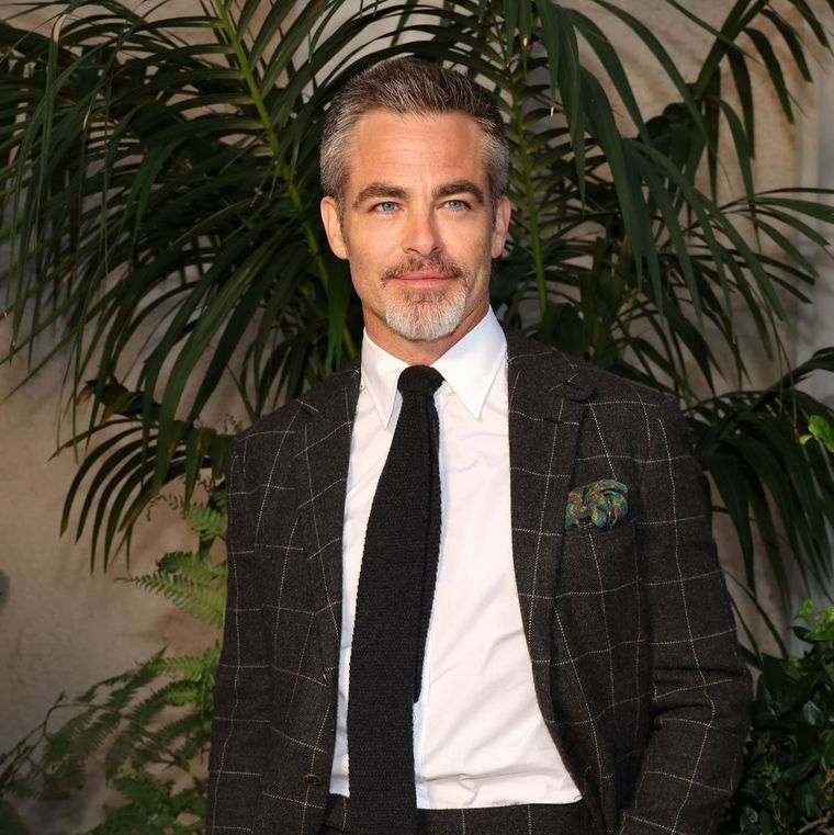 Chris Pine se encuentra promocionando su nueva película, llamada Poolman