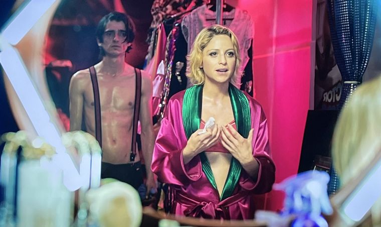 Un joven inexperto busca meterse de lleno en la industria del porno