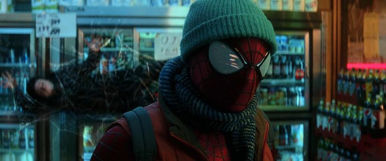Andrew Garfield como el Spider-Man resfriado en el filme de 2014. Andrew Garfield como el Spider-Man resfriado en el filme de 2014.