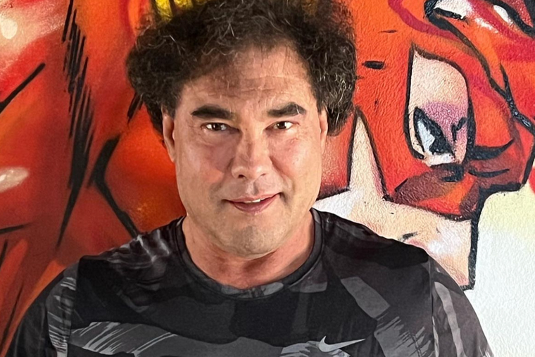 Eduardo Yañez se ha hecho de una gran fortuna