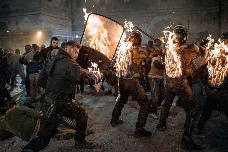 Tyler Rake regresa a patear traseros