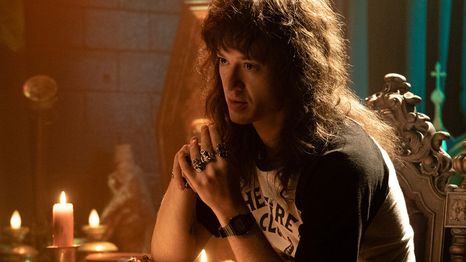 Joseph Quinn interpreta a Eddie