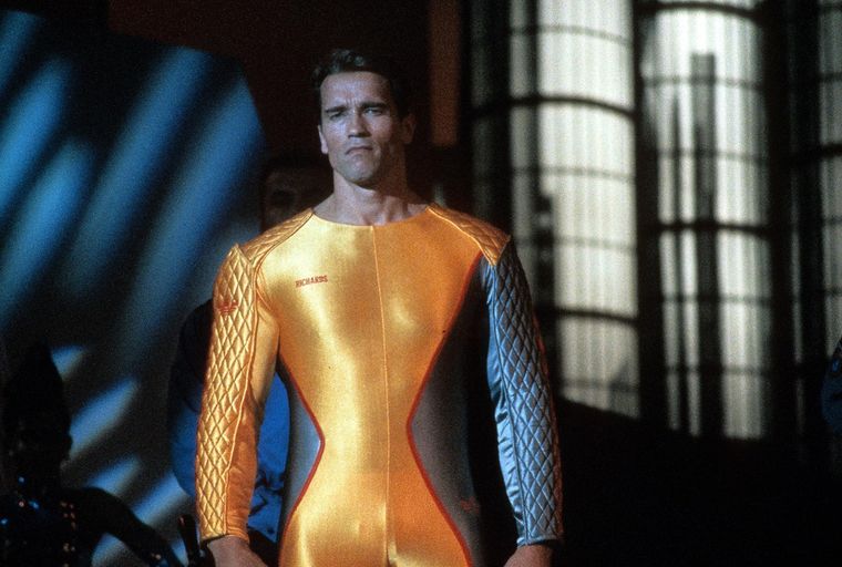 Arnold Schwarzenegger como el convicto Ben Richards