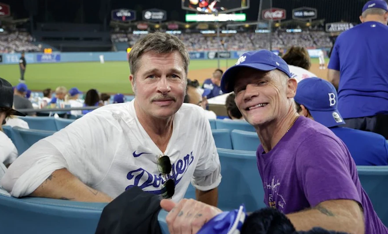 Brad Pitt fue a ver un partido de béisbol y acaparó todas las miradas Brad Pitt fue a ver un partido de béisbol y acaparó todas las miradas