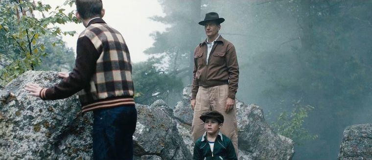 La cinta también se convierte en un poderoso drama de padres e hijos La cinta también se convierte en un poderoso drama de padres e hijos