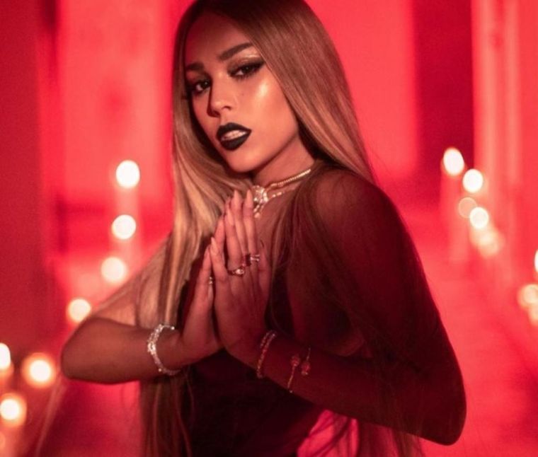 Danna Paola sigue promocionando su tema Santería y sabe cómo hacerlo en Instagram